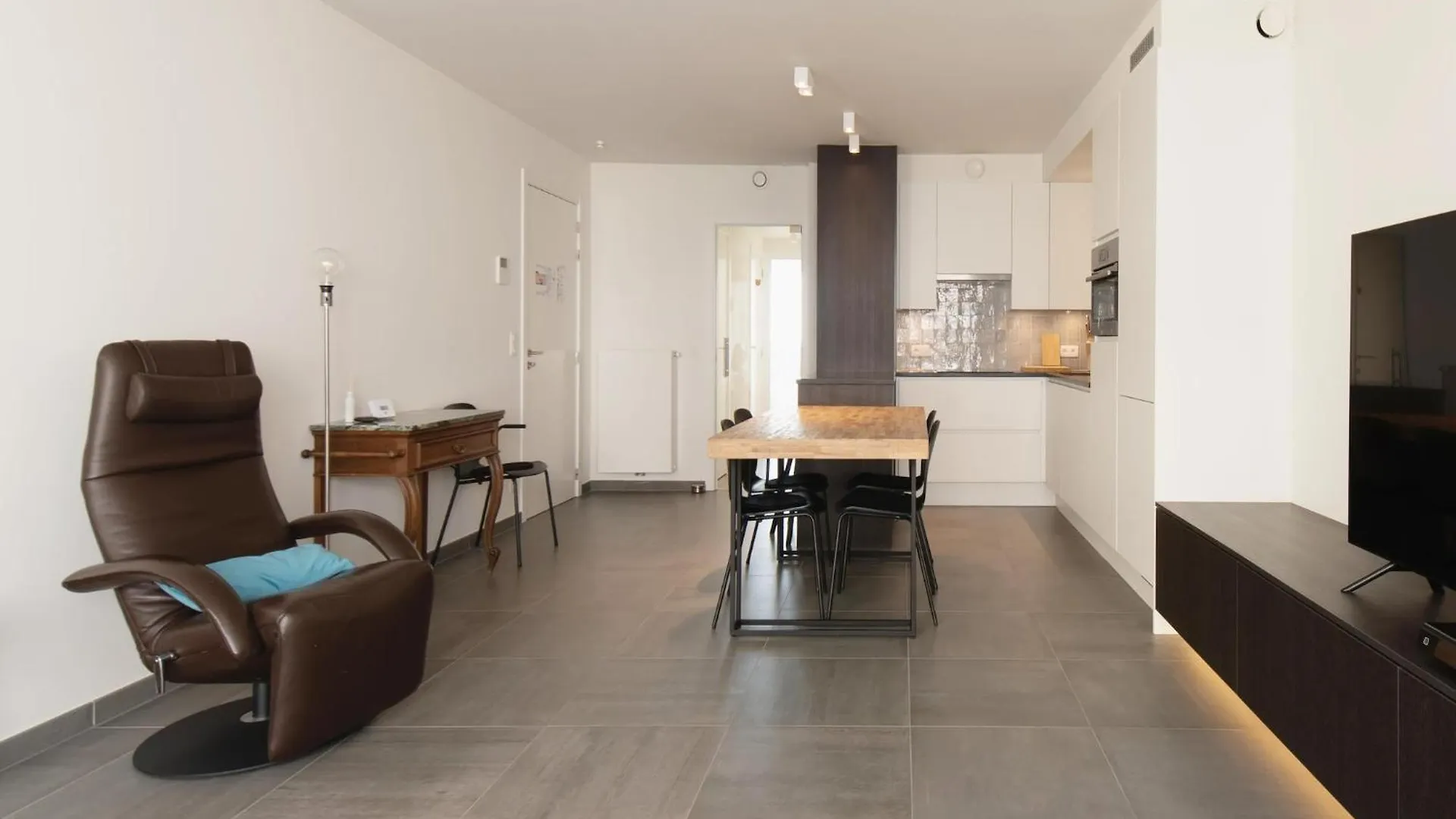 Beautiful Apartment With View Οστένδη