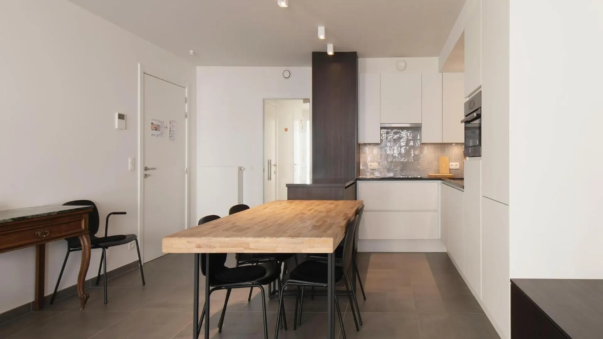 Beautiful Apartment With View Οστένδη 0*,