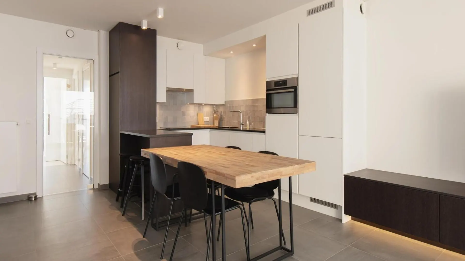 Beautiful Apartment With View Οστένδη